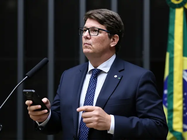 Frias nega ao STF uso de emendas para filme de Bolsonaro
